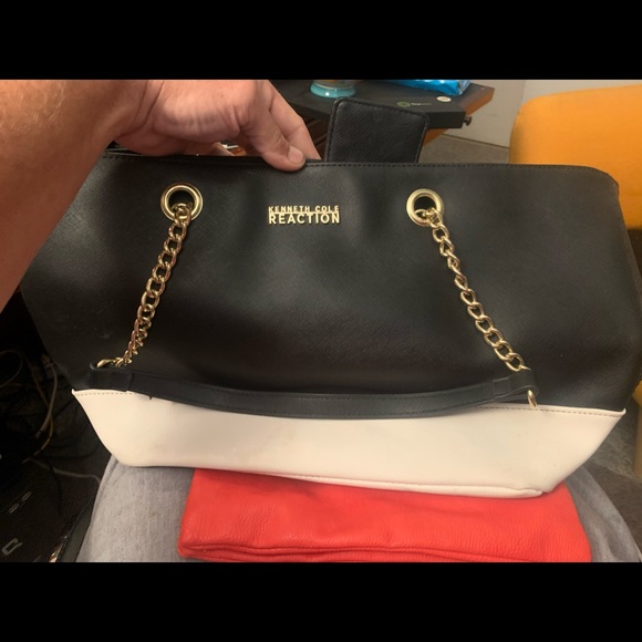 Kenneth Cole Reaction tote in black and White. - Picture 2 of 6